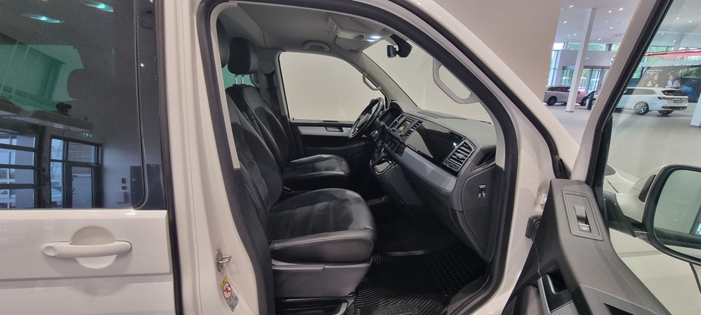 Volkswagen T6 Multivan PJE596