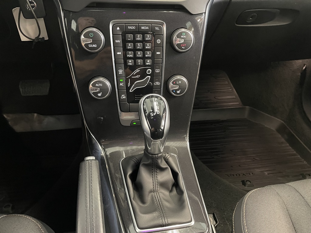 Volvo V40 PKF976