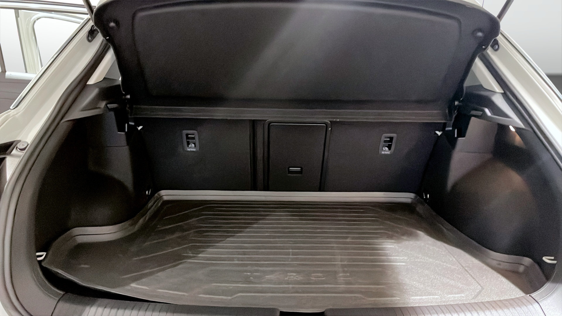 Volkswagen T-Roc PLM71U