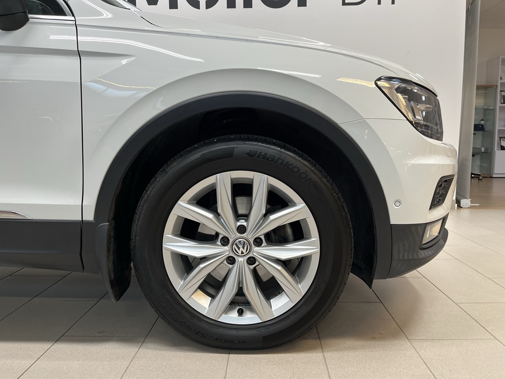 Volkswagen Tiguan PLZ895