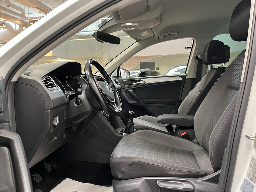 Volkswagen Tiguan PLZ895
