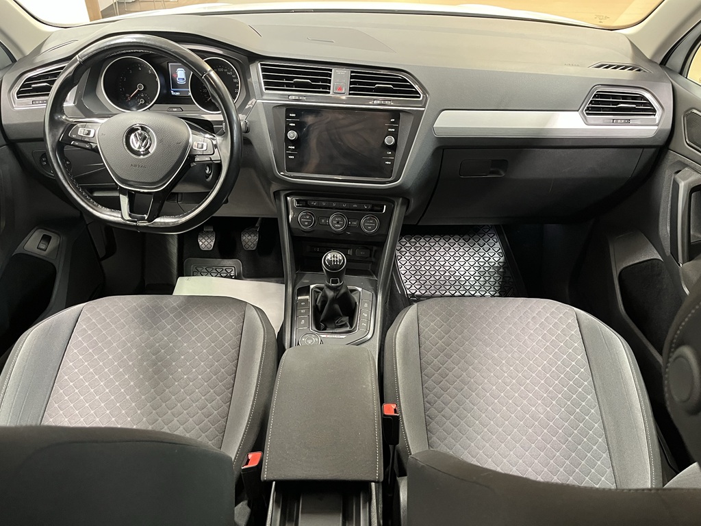 Volkswagen Tiguan PLZ895