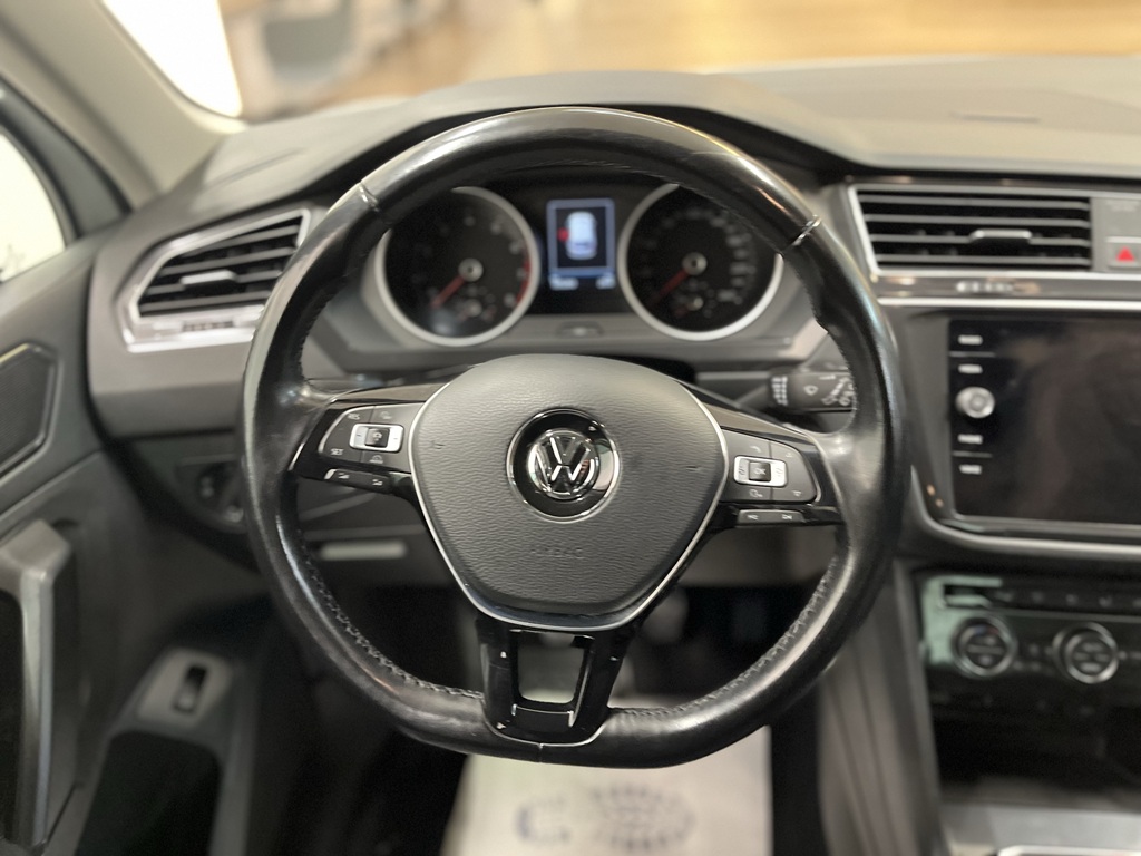 Volkswagen Tiguan PLZ895