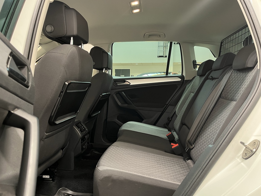Volkswagen Tiguan PLZ895