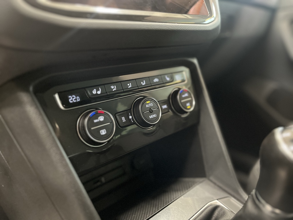 Volkswagen Tiguan PLZ895