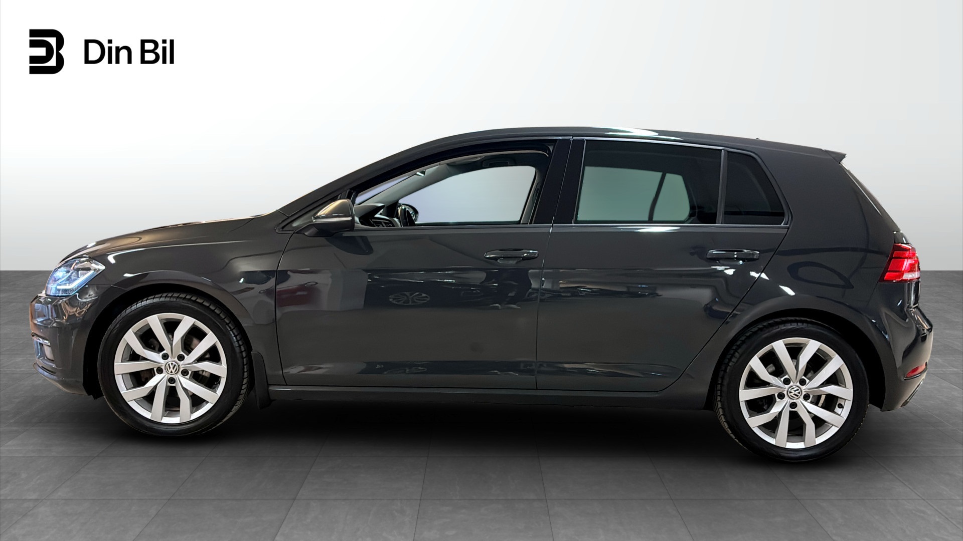 Volkswagen Golf PNK35Z