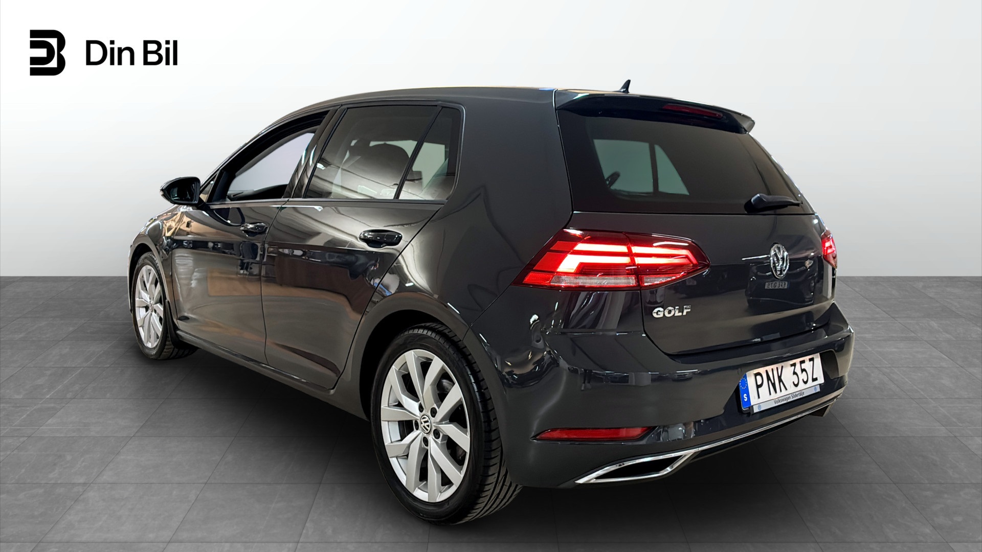 Volkswagen Golf PNK35Z