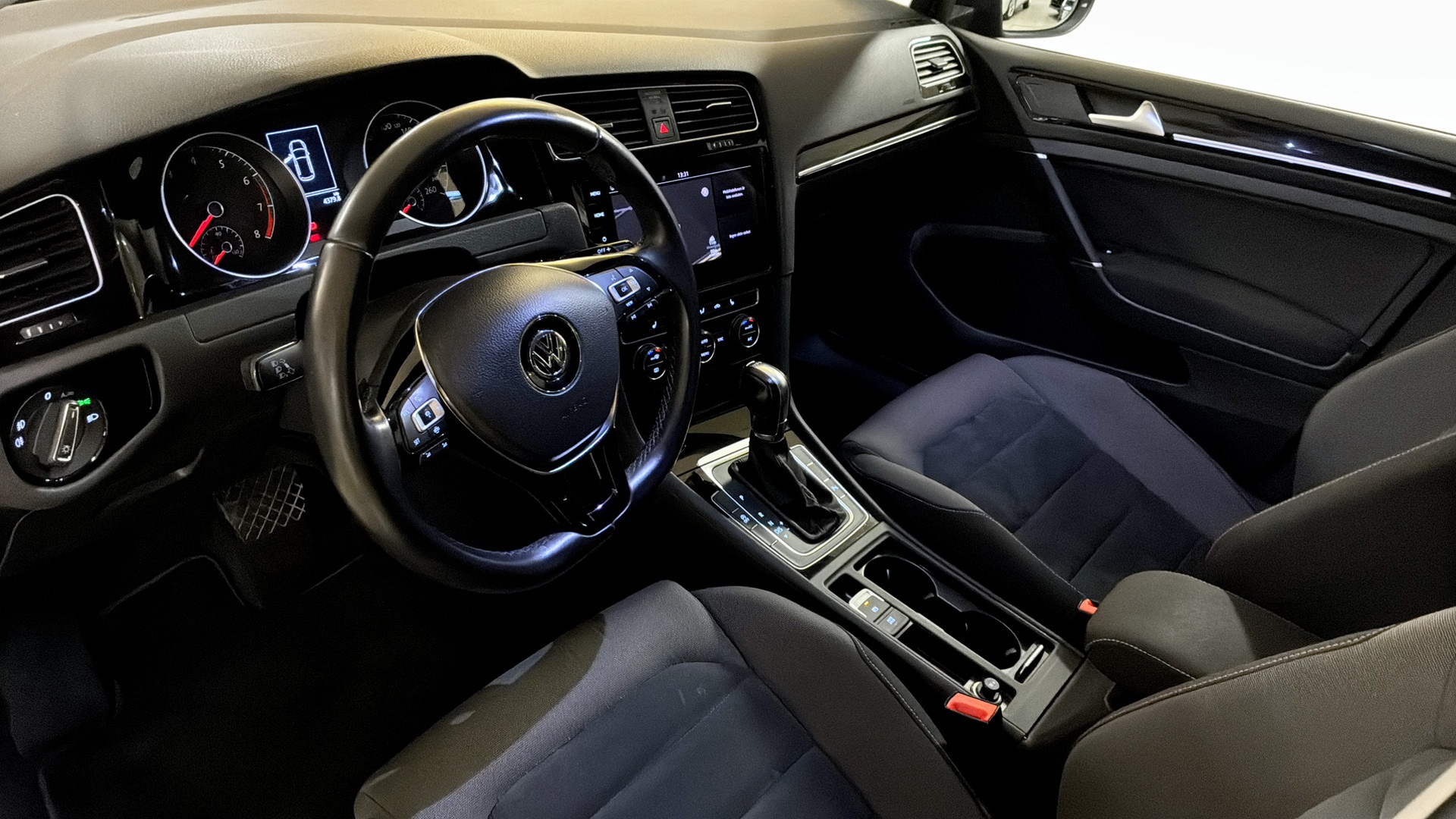 Volkswagen Golf PNK35Z