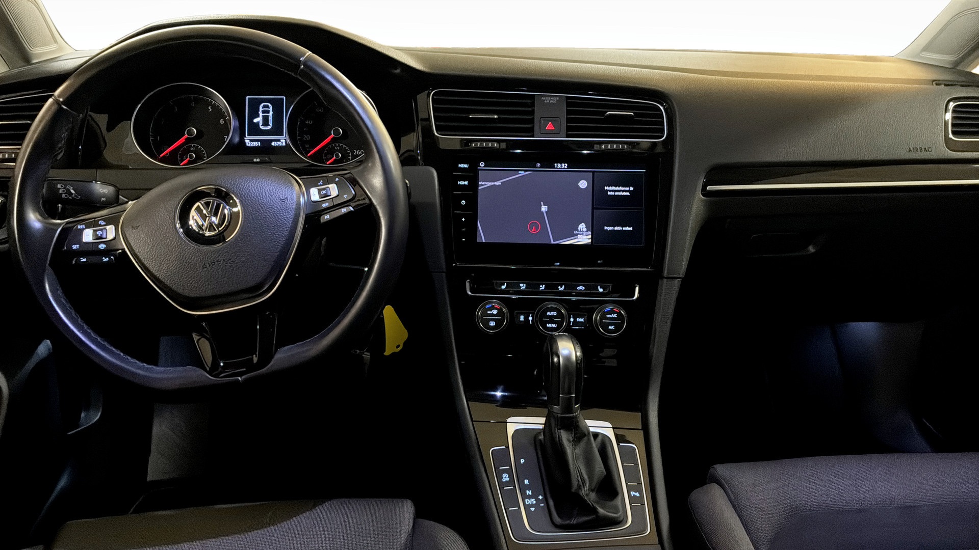 Volkswagen Golf PNK35Z