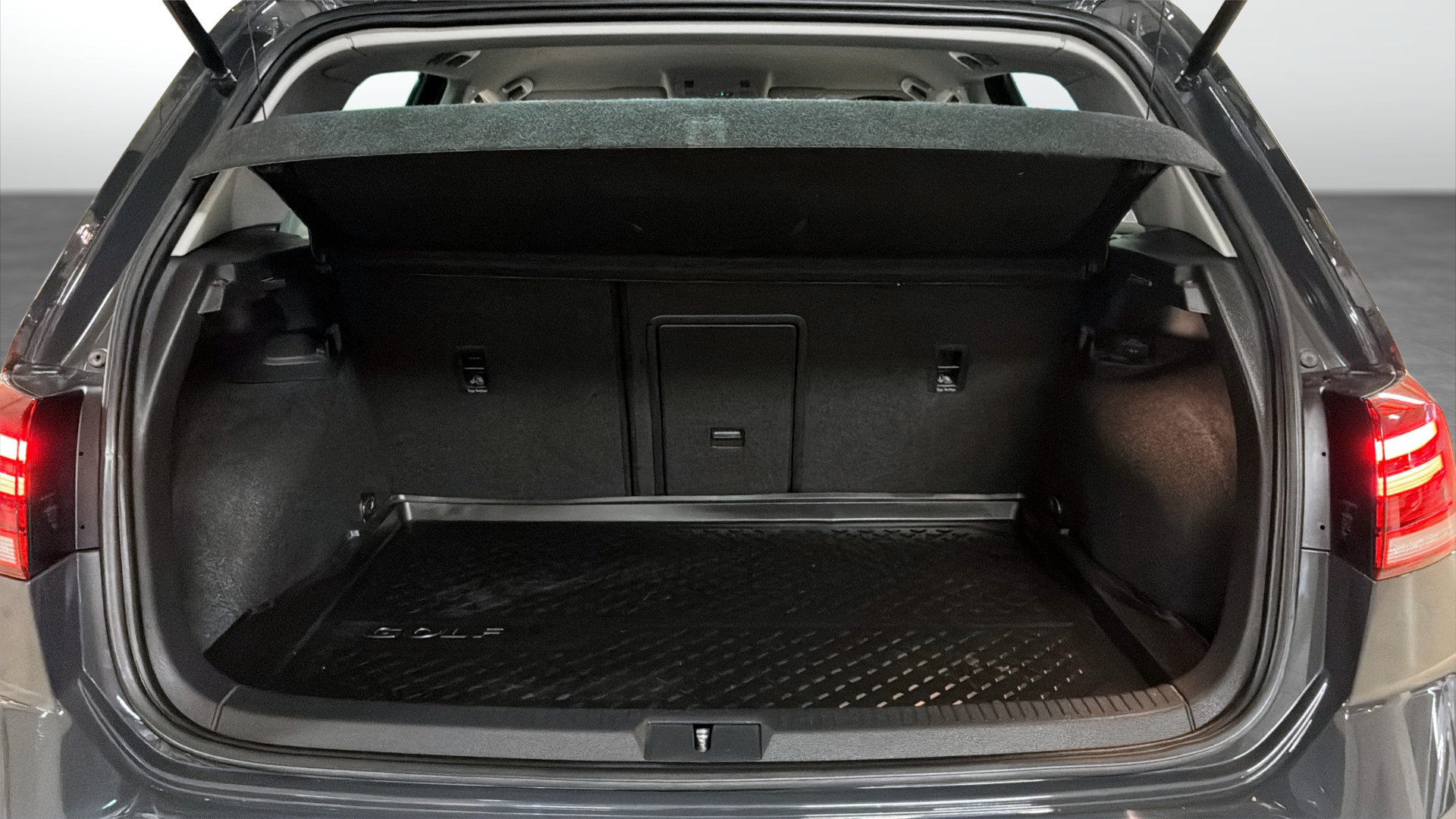 Volkswagen Golf PNK35Z
