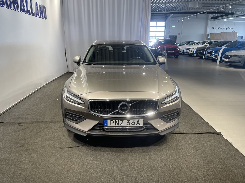 Volvo V60 Cross Country PNZ36A