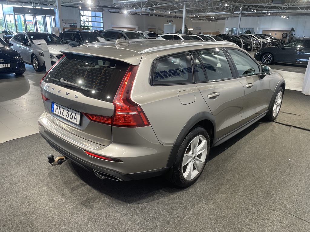 Volvo V60 Cross Country PNZ36A