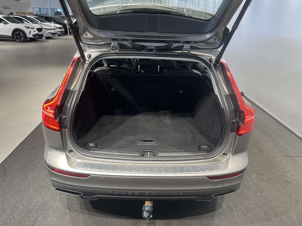 Volvo V60 Cross Country PNZ36A