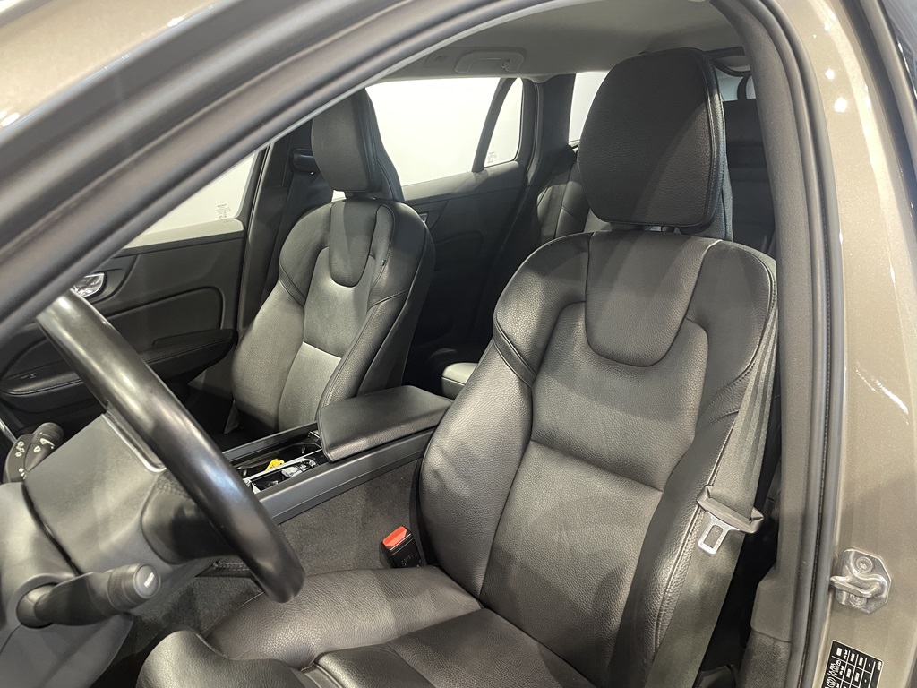 Volvo V60 Cross Country PNZ36A