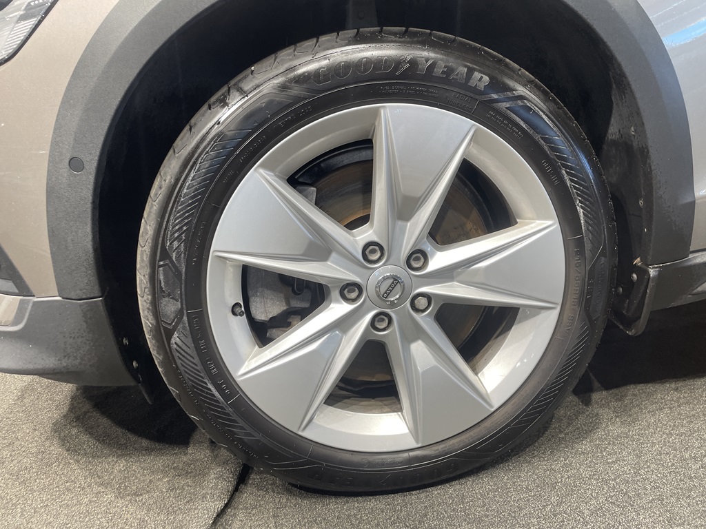 Volvo V60 Cross Country PNZ36A