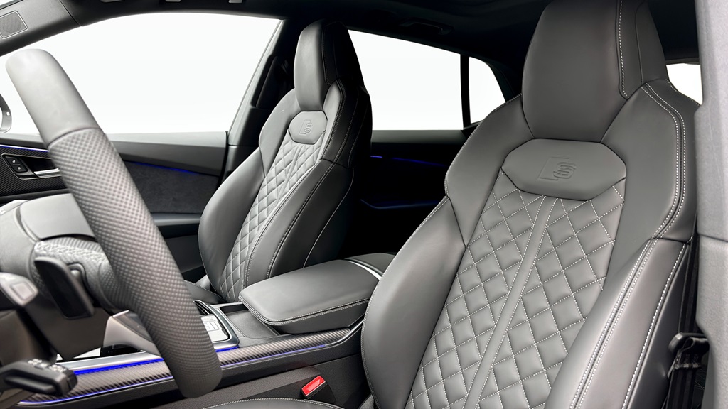 Audi Q8 TFSI e PPH18N