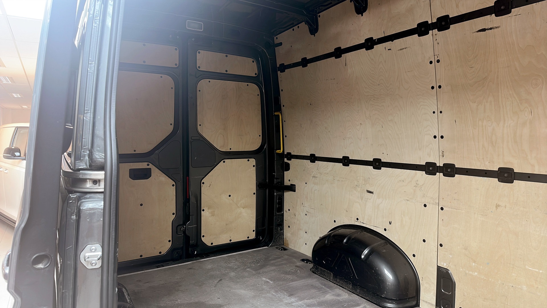 Volkswagen Crafter Skåp kort hjulbas PPW35H
