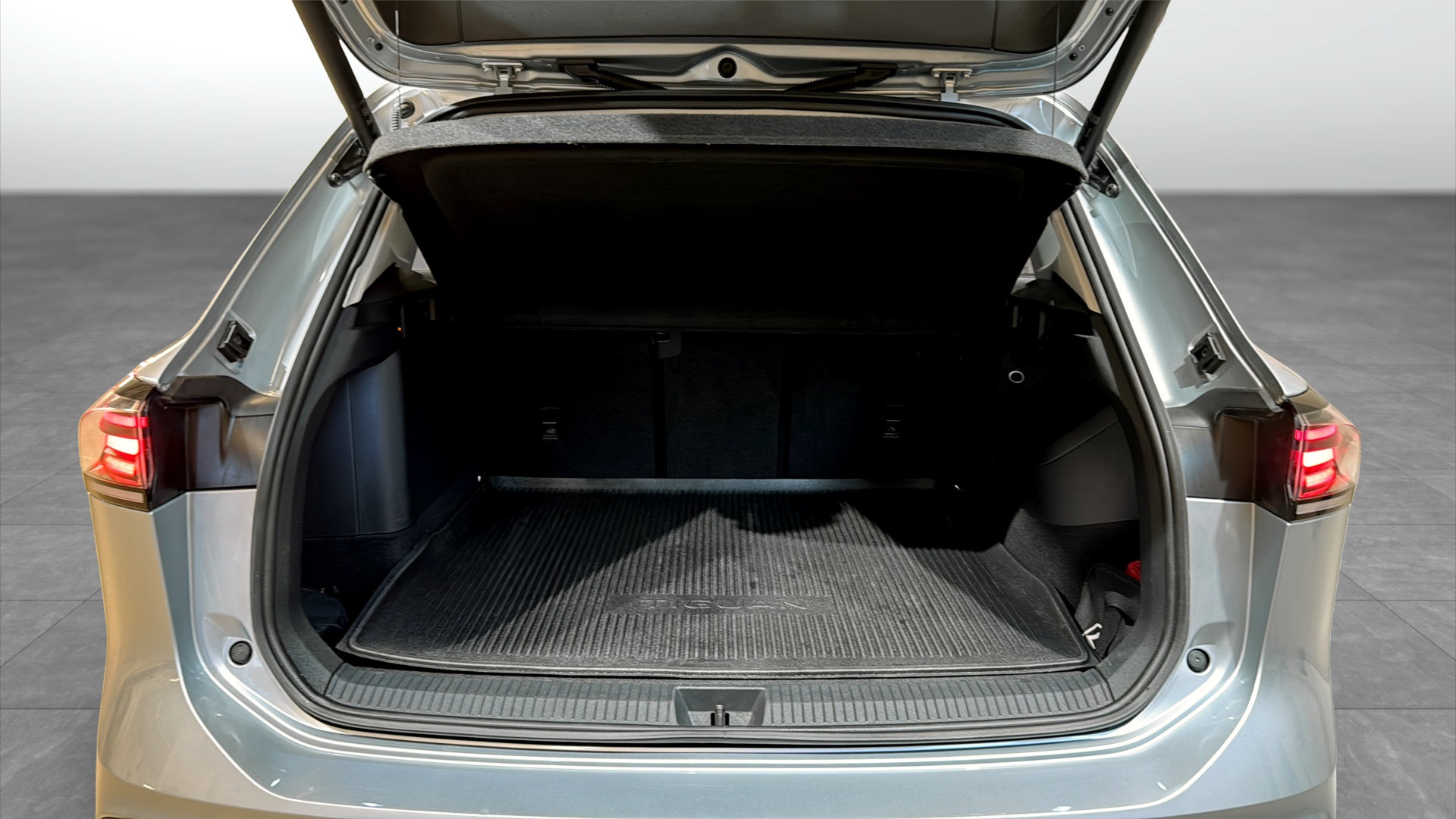 Volkswagen Tiguan PSH72M