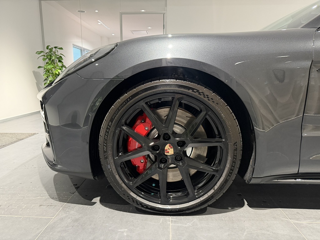 Porsche Panamera PTR03F