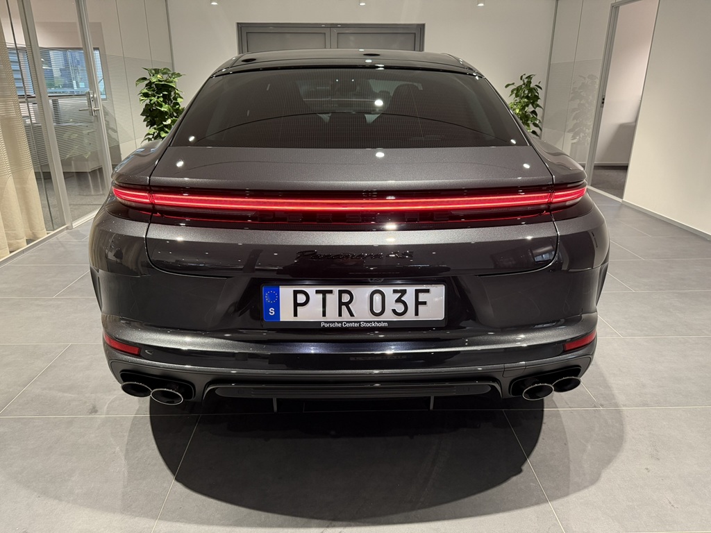 Porsche Panamera PTR03F