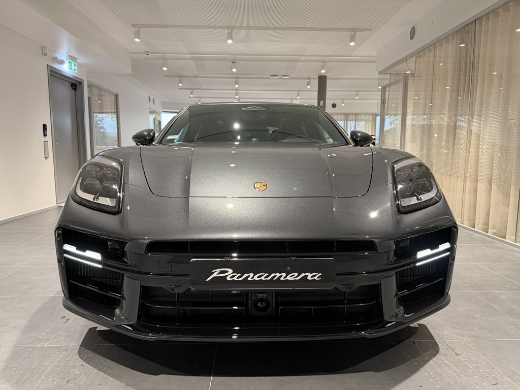 Porsche Panamera PTR03F