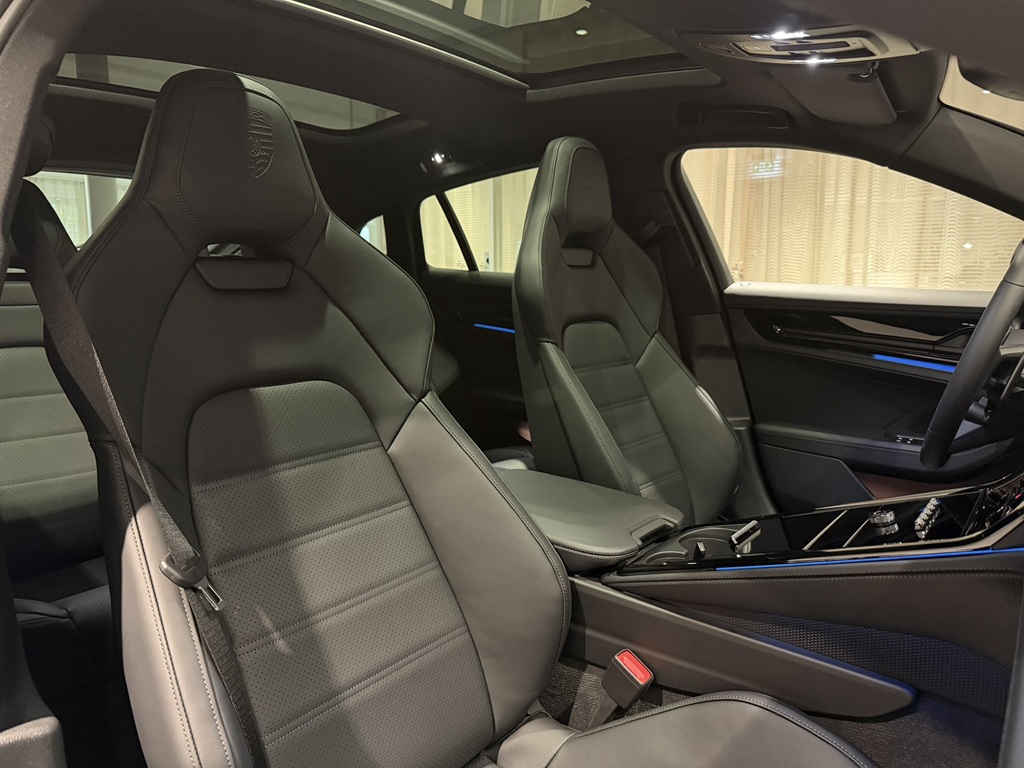 Porsche Panamera PTR03F