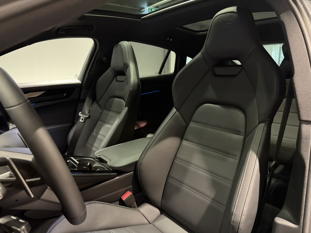 Porsche Panamera PTR03F