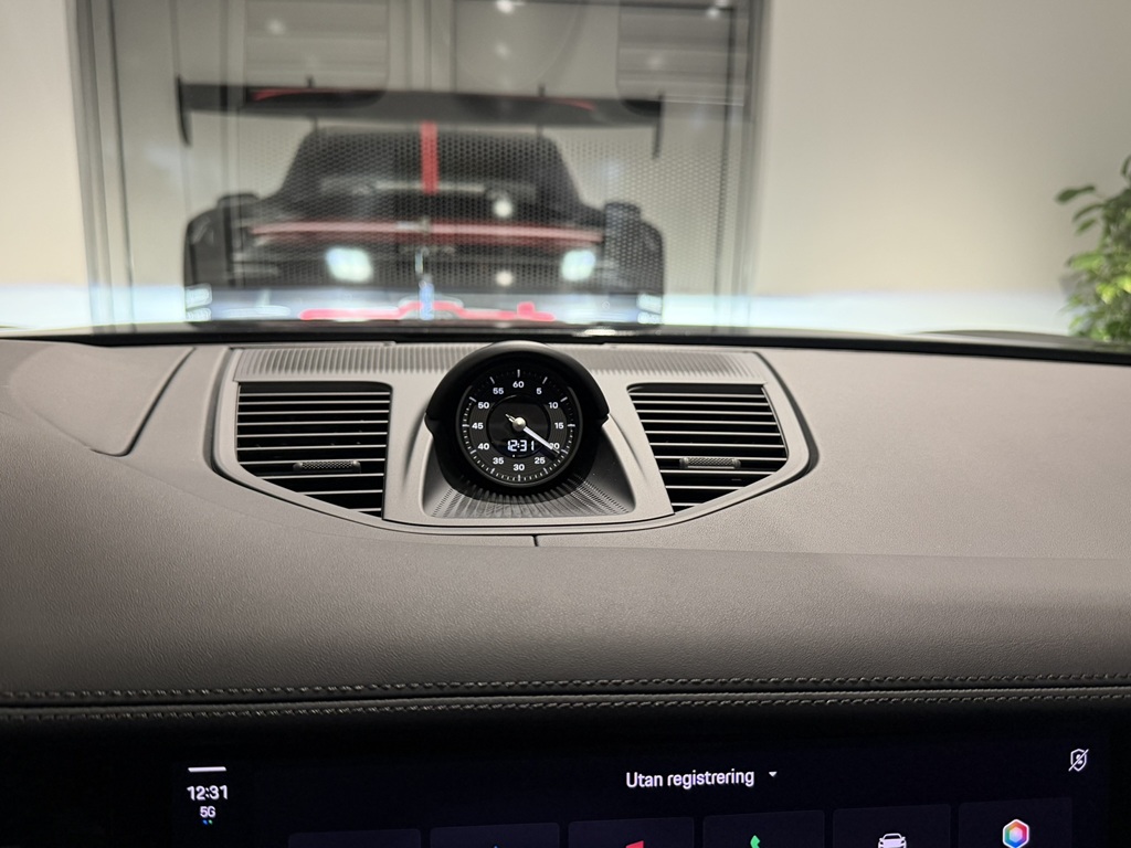 Porsche Panamera PTR03F