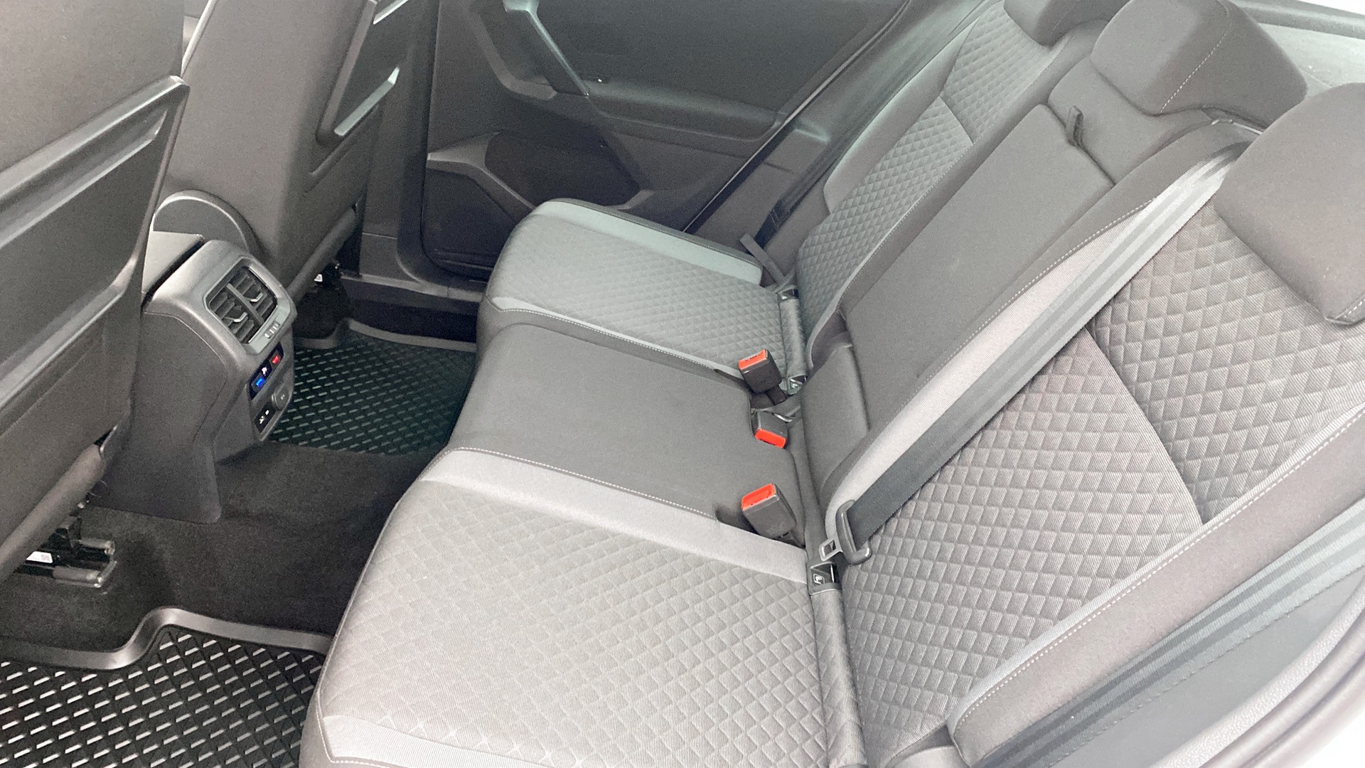 Volkswagen Tiguan PUF04R