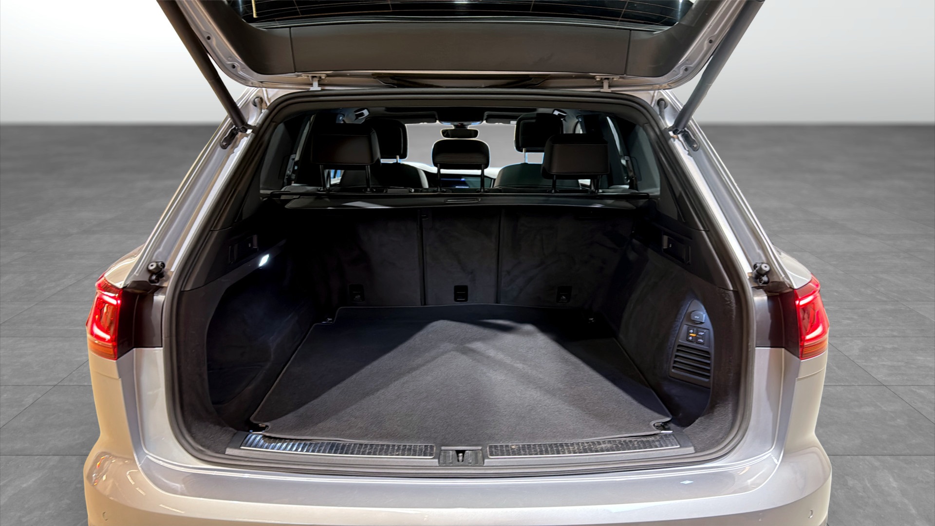 Volkswagen Touareg PWG04W