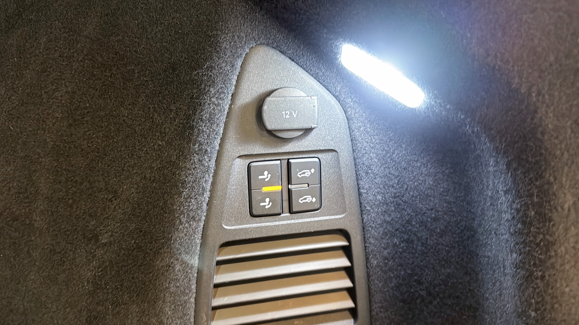 Volkswagen Touareg PWG04W