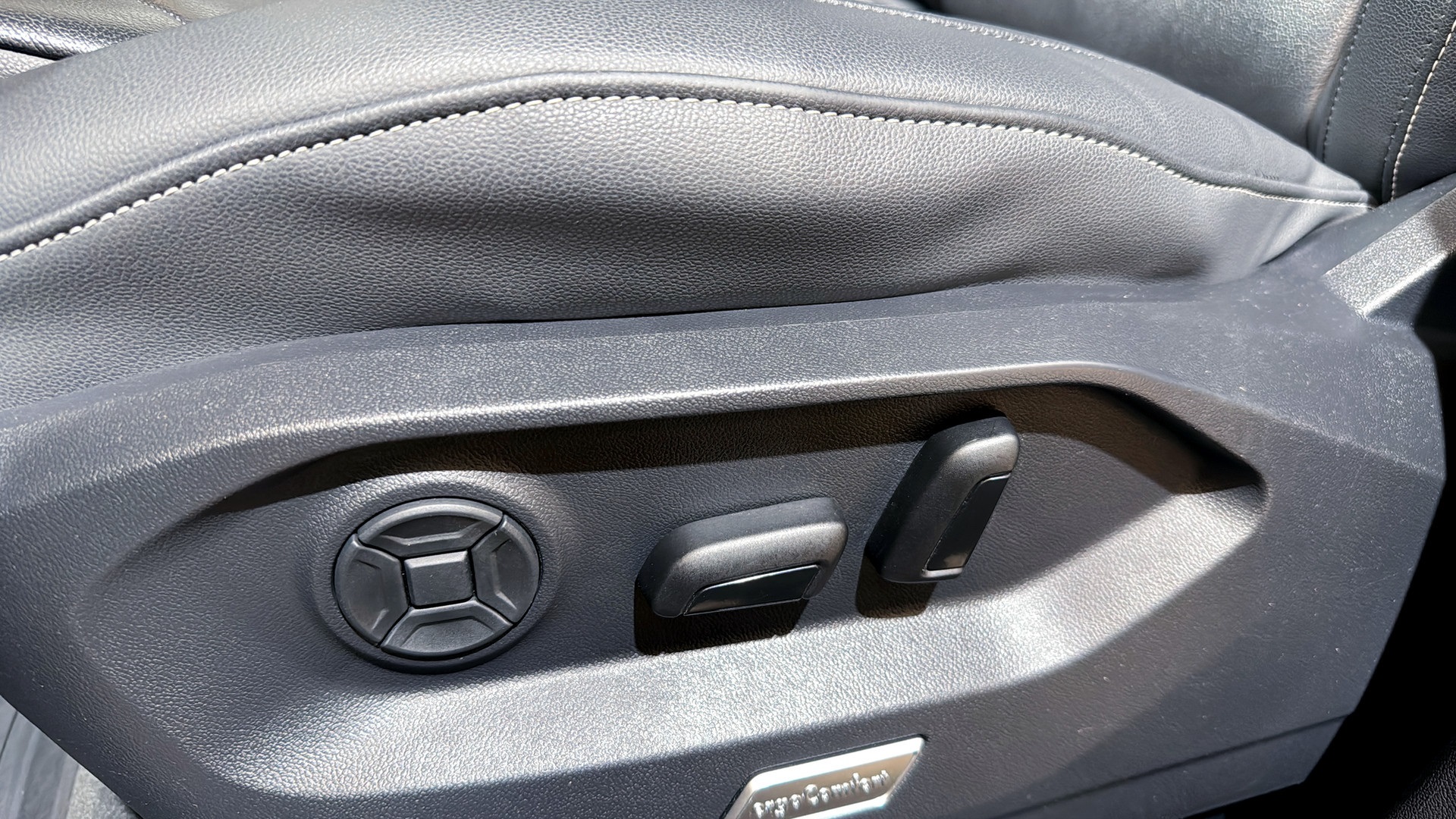 Volkswagen Touareg PWG04W
