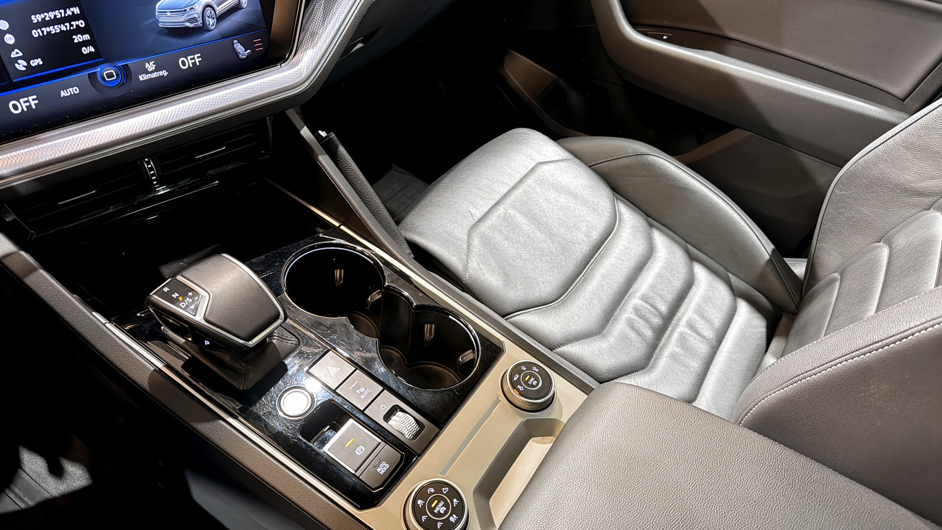 Volkswagen Touareg PWG04W