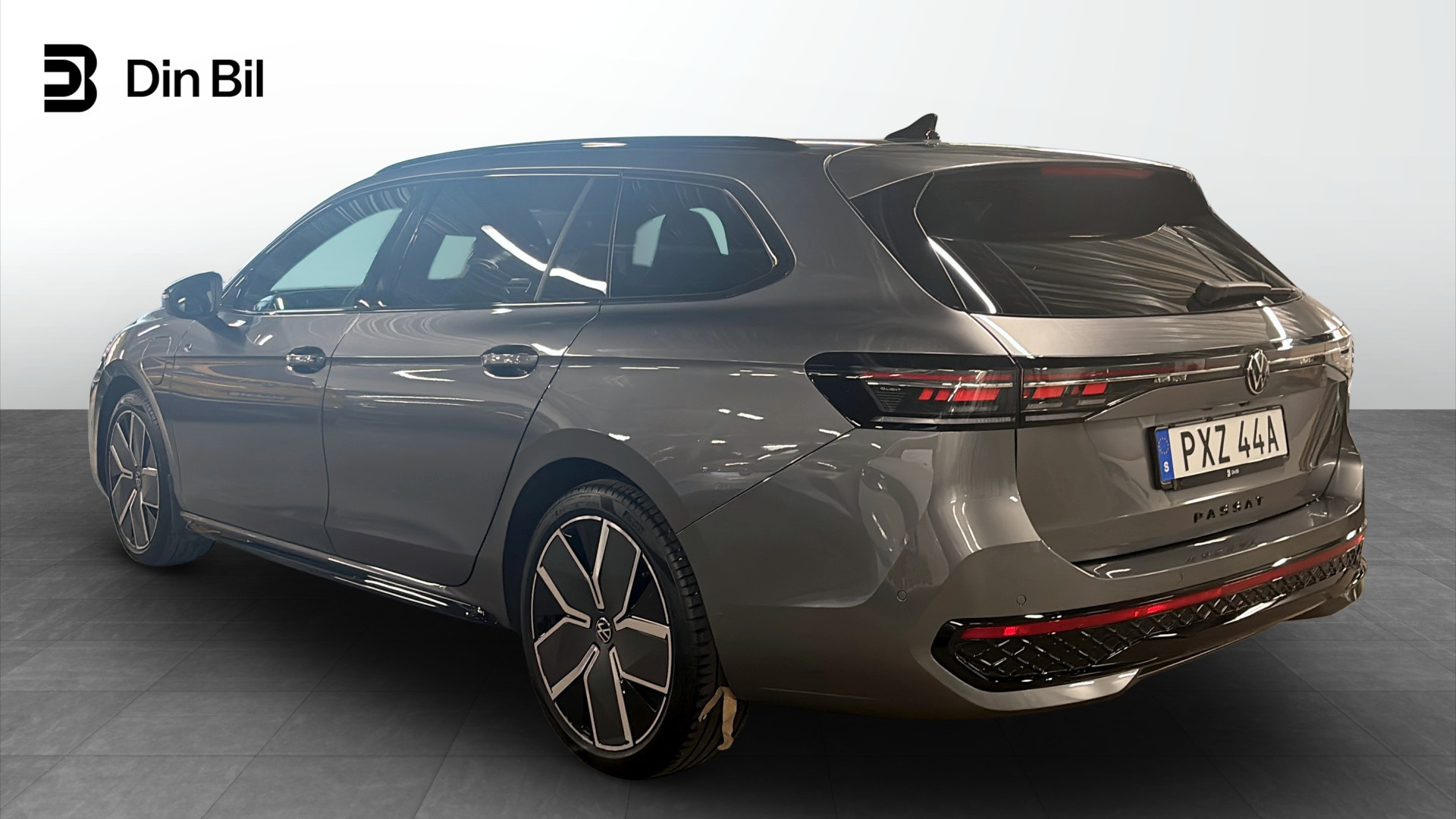 Volkswagen Passat PXZ44A
