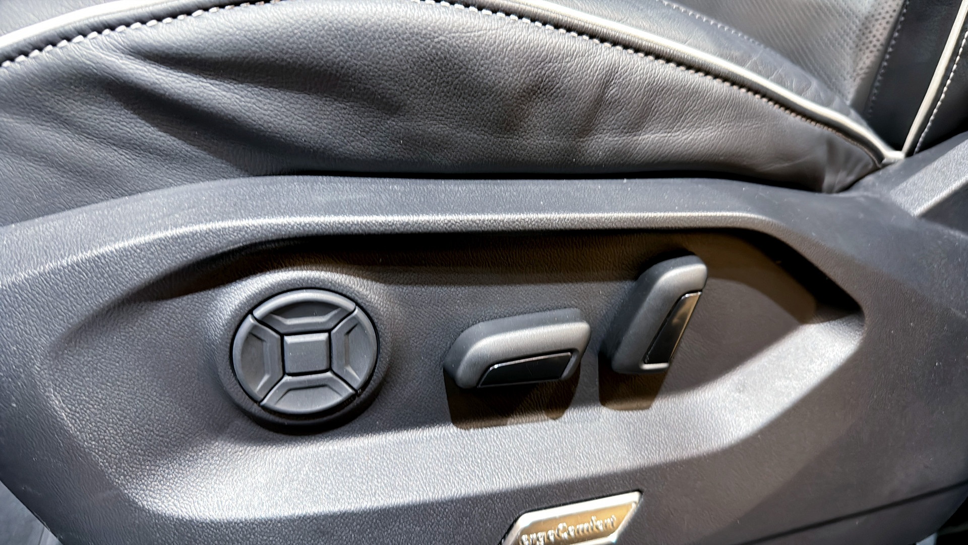 Volkswagen Touareg PYJ06X