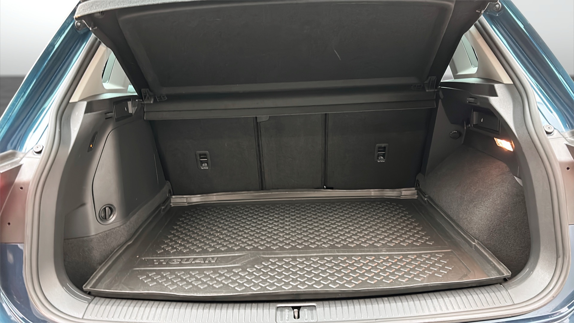 Volkswagen Tiguan PZN74U
