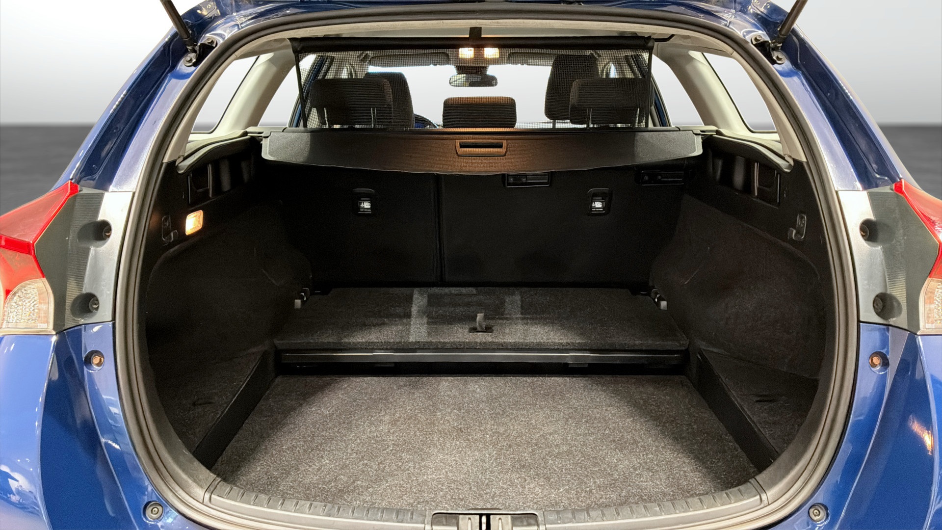 Toyota Auris PZZ646