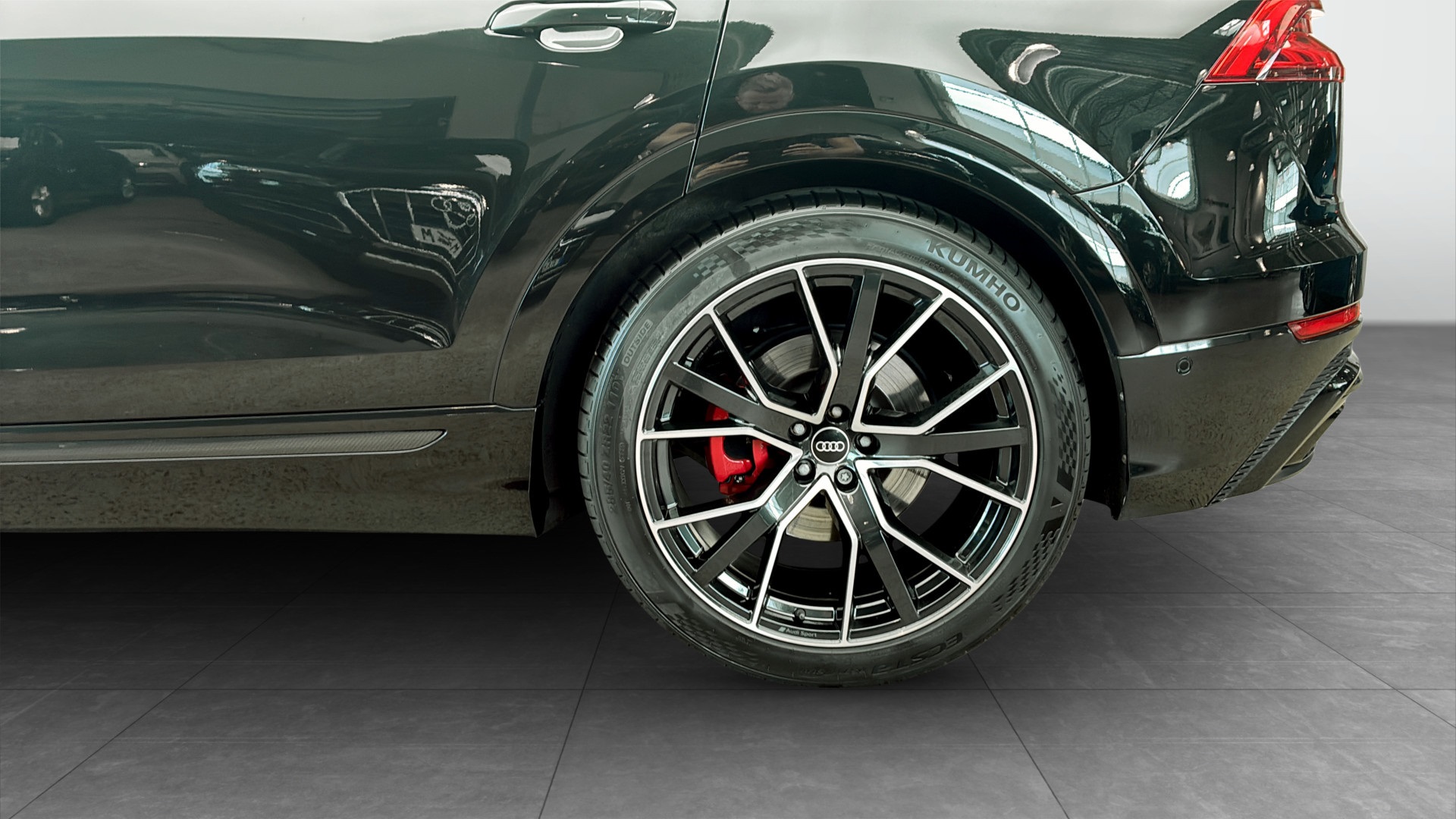 Audi Q8 RAD02A