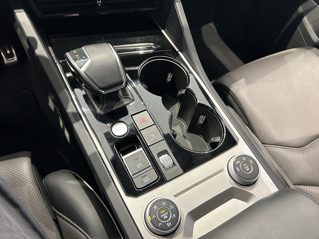 Volkswagen Touareg RAJ54W