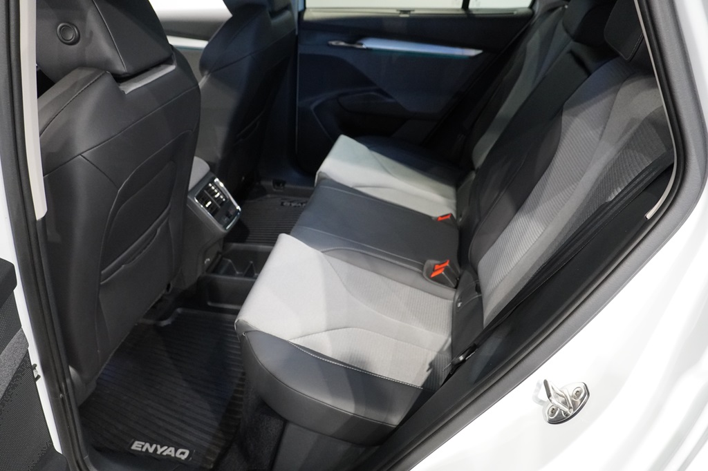 Skoda Enyaq RAL09A