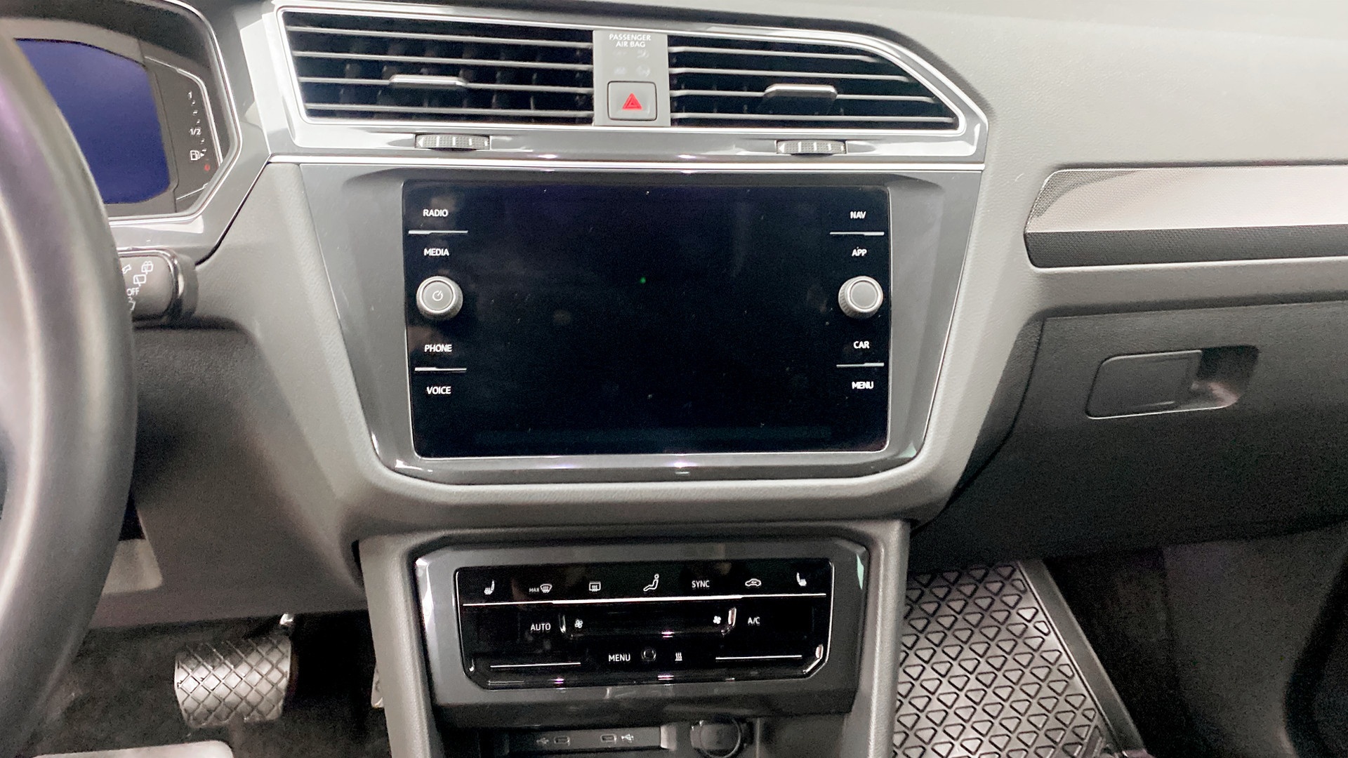 Volkswagen Tiguan RAN68W