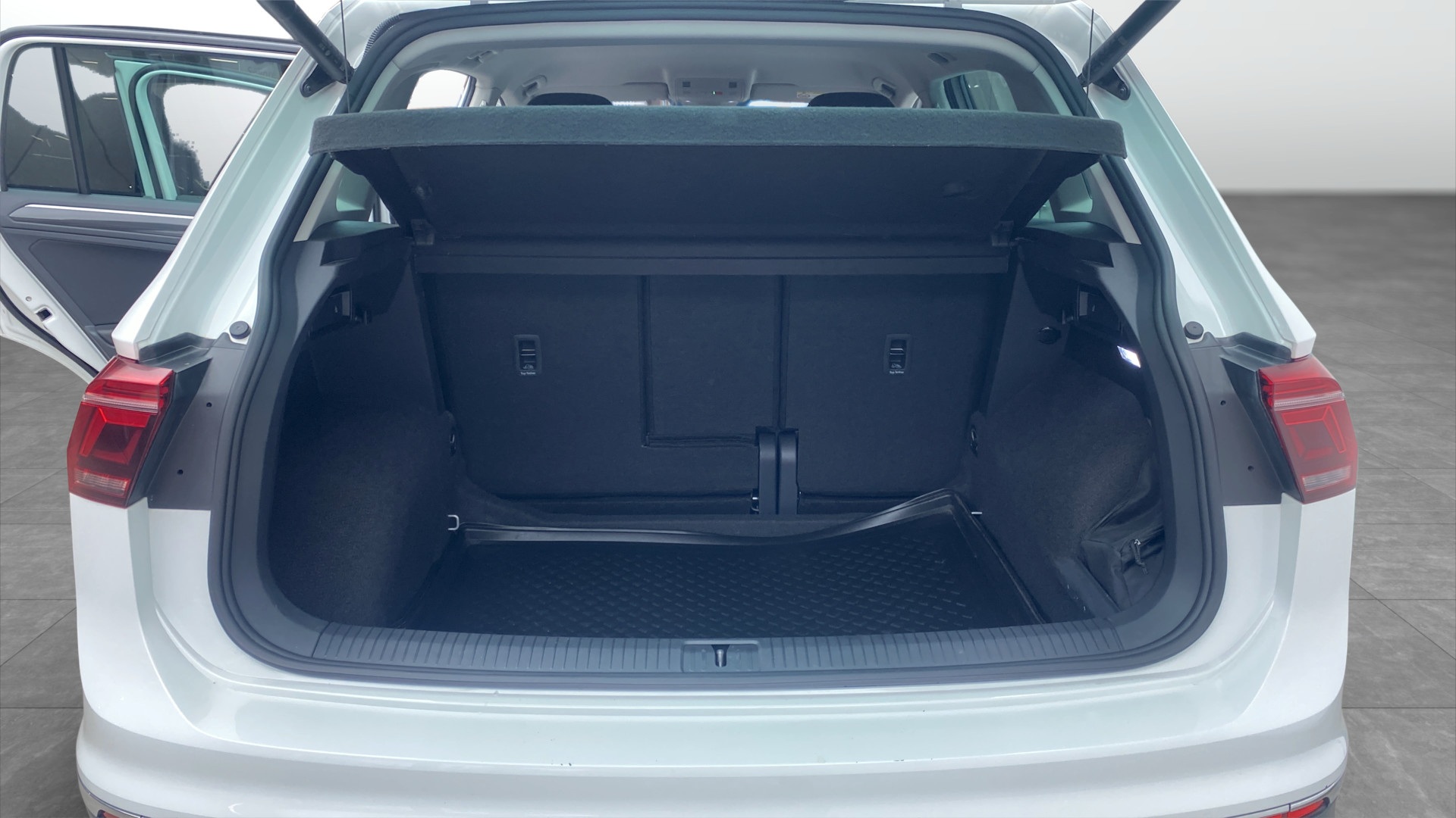 Volkswagen Tiguan RAN68W