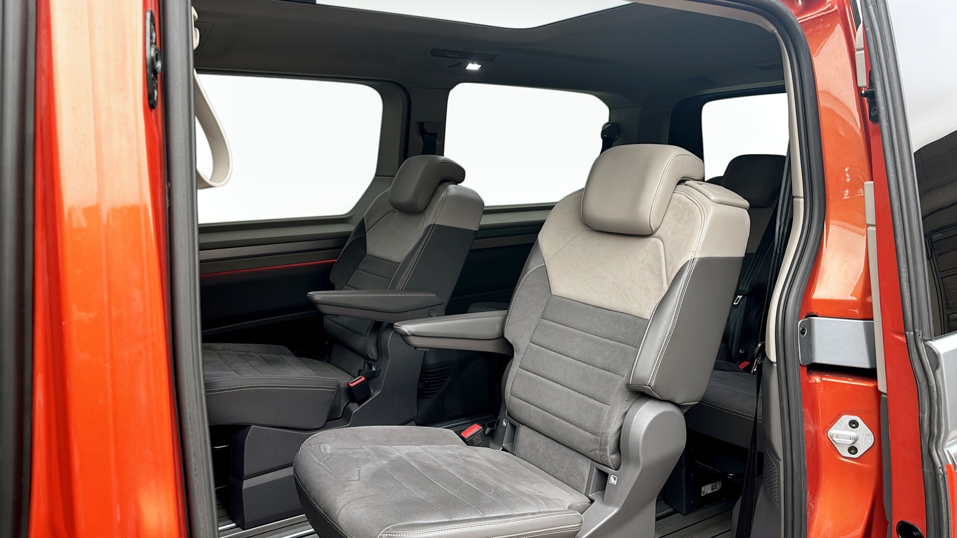 Volkswagen T7 Multivan RAT284