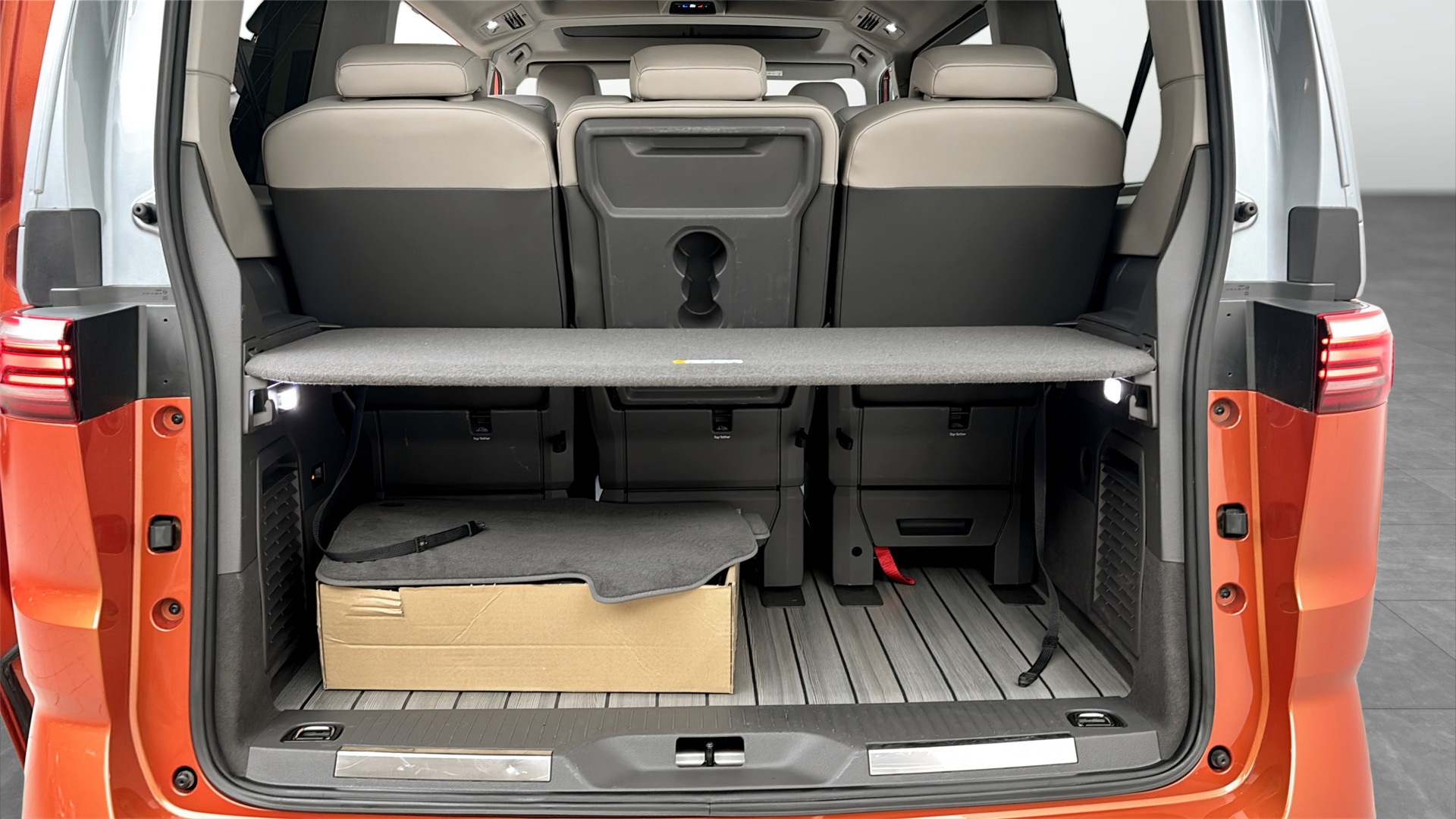 Volkswagen T7 Multivan RAT284