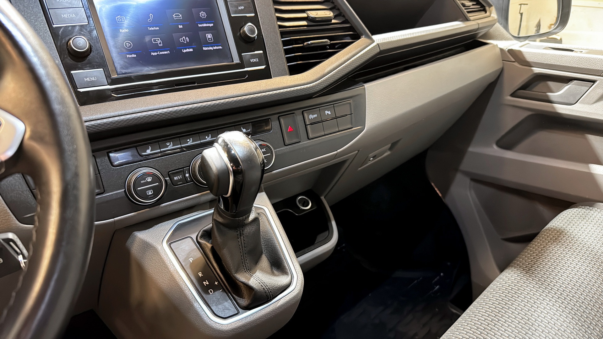 Volkswagen T5 Caravelle RBF68G