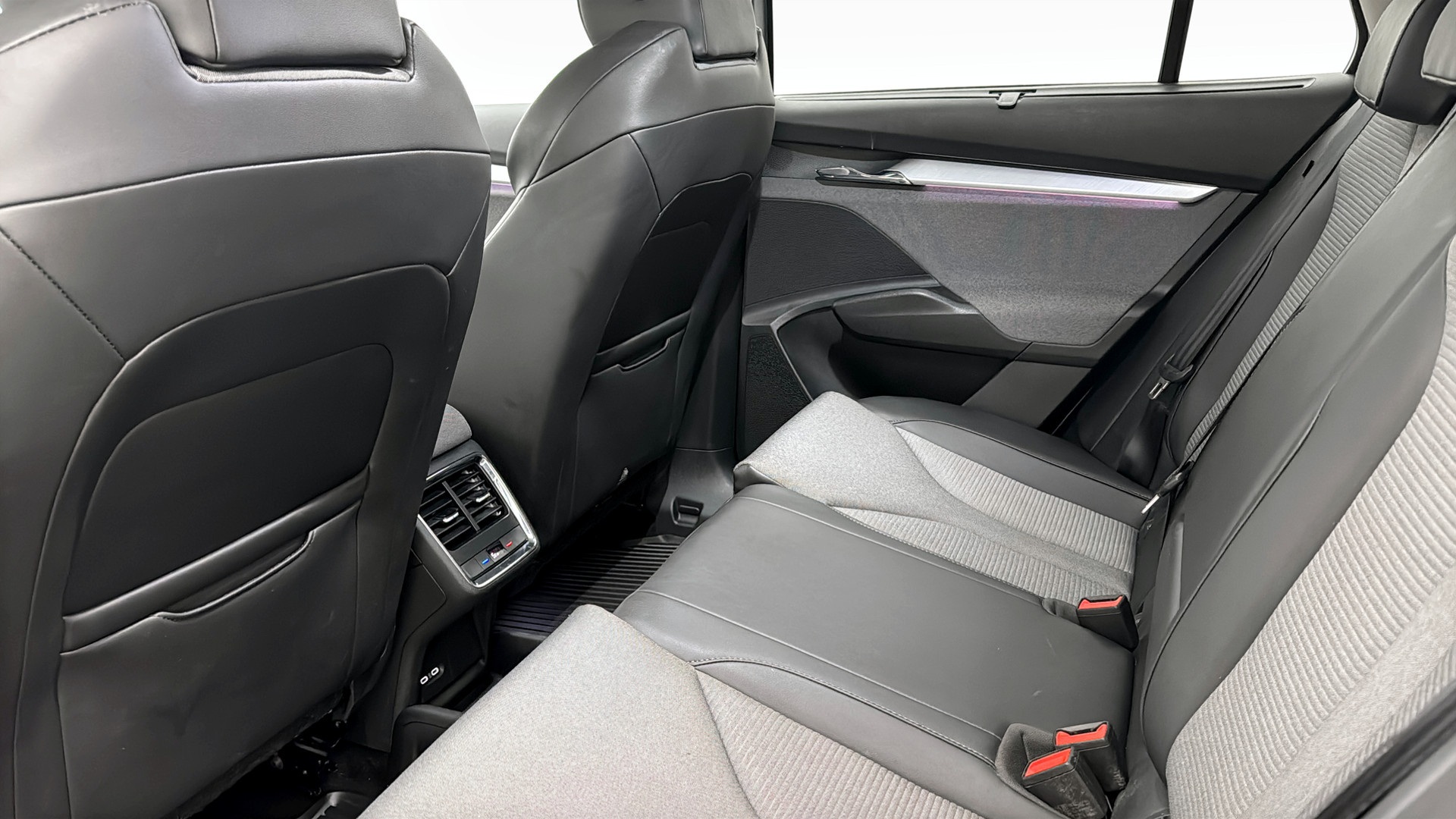Skoda Enyaq RBG64K