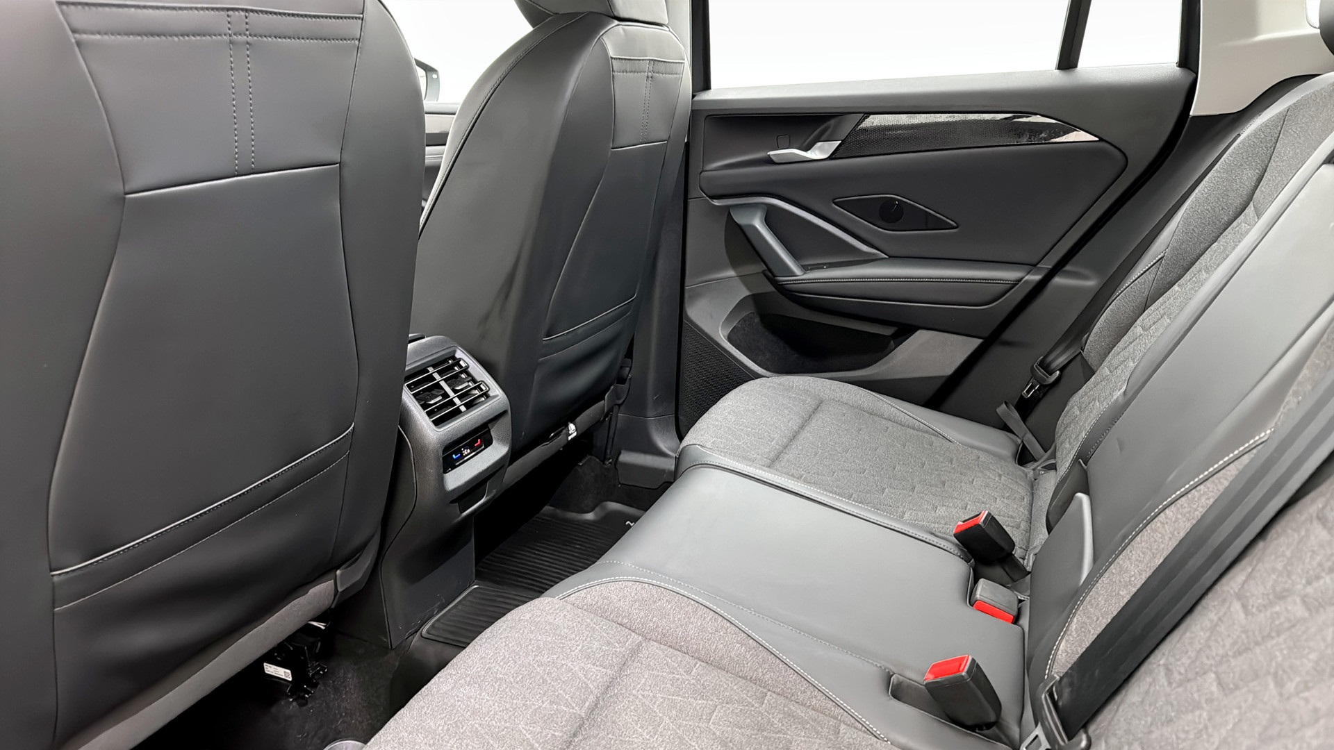 Volkswagen Tiguan RBK70F