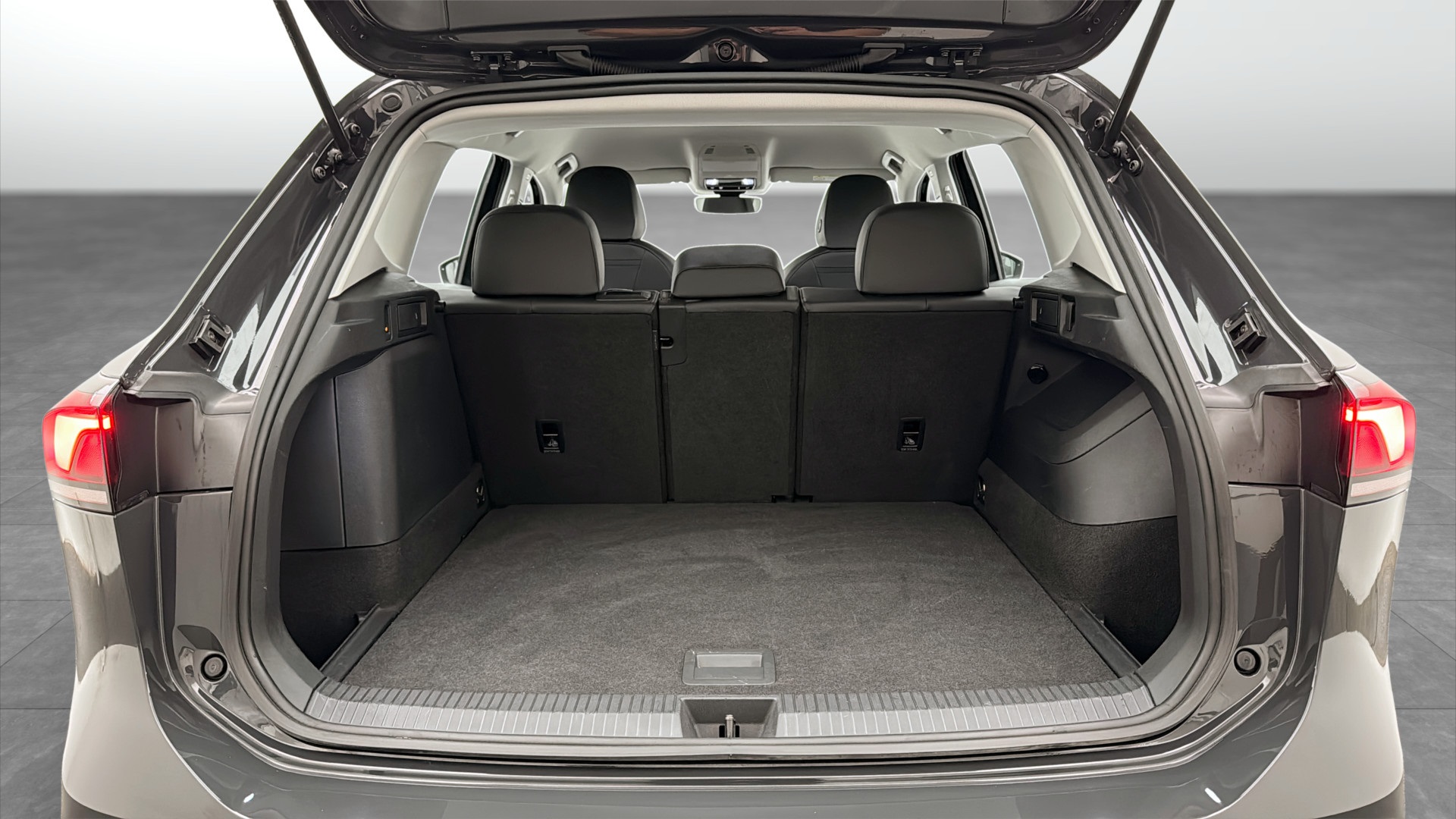 Volkswagen Tiguan RBK70F