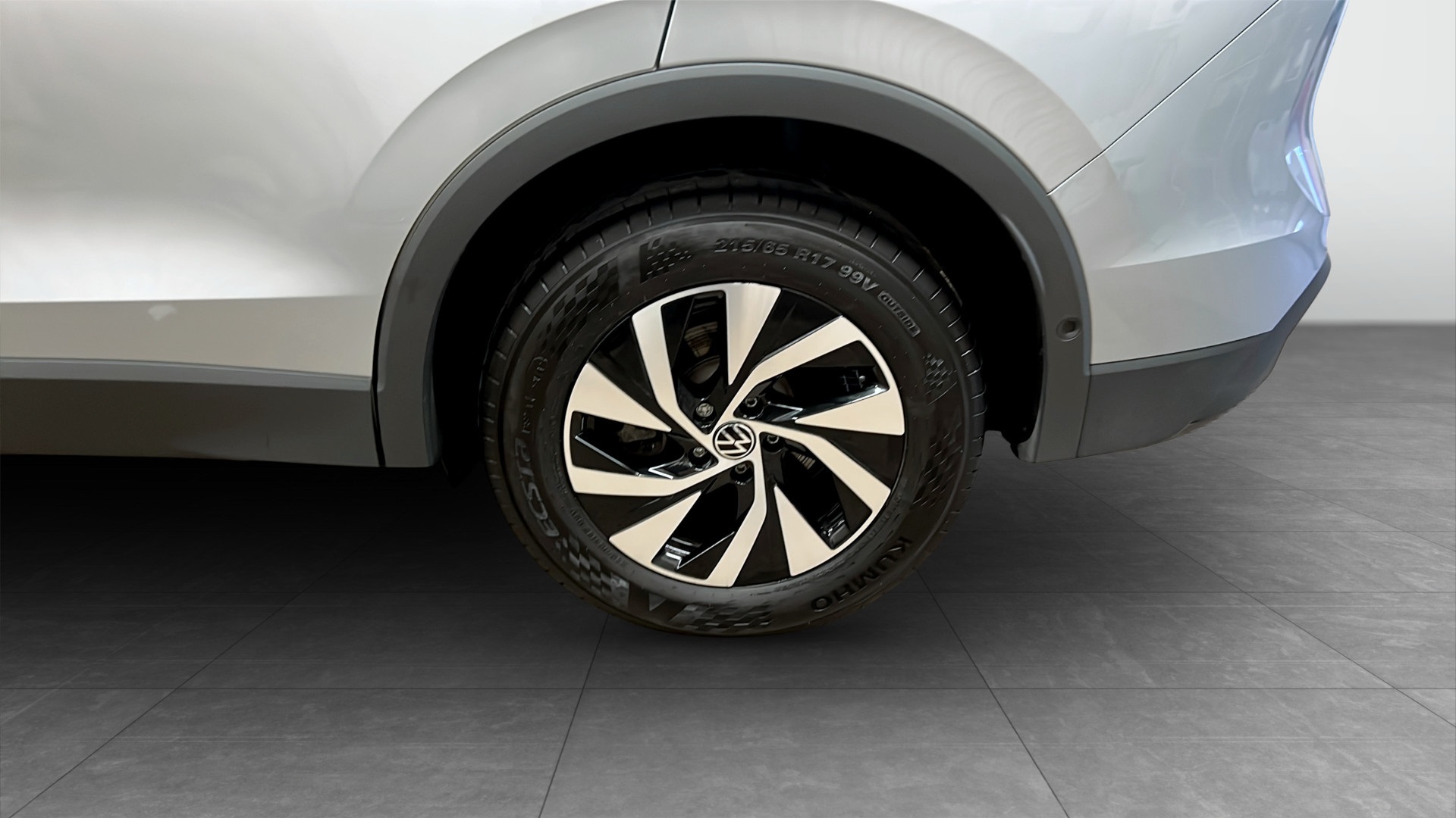 Volkswagen Tiguan RBZ38F