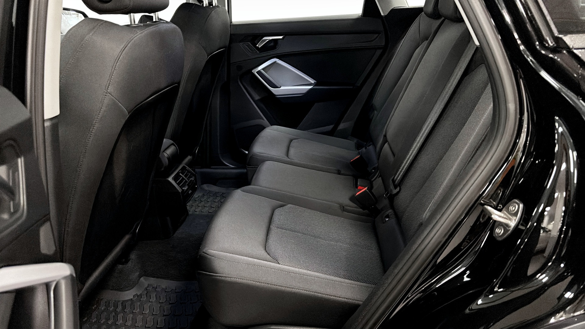 Audi Q3 RCA62N